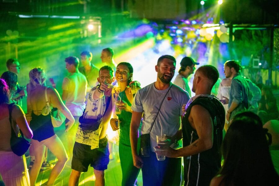 Krabi Pub Crawl - Join Nomads For The Best Night in Ao Nang! - Live music, performances, and the chance to sing