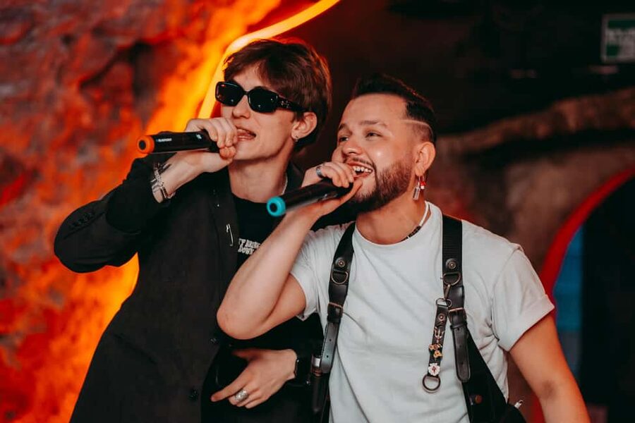 Krakow: 6 pm Tipsy Bar Tour With Karaoke+Twist (Thu-Fri-Sat) - The karaoke finale