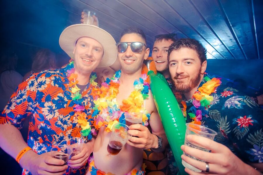 Krakow: Boat Party with Unlimited Drinks - A magician, photographer, and free photo booth