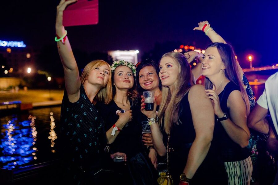 Krakow: Boat Party with Unlimited Drinks - Who will enjoy this Krakow night out?