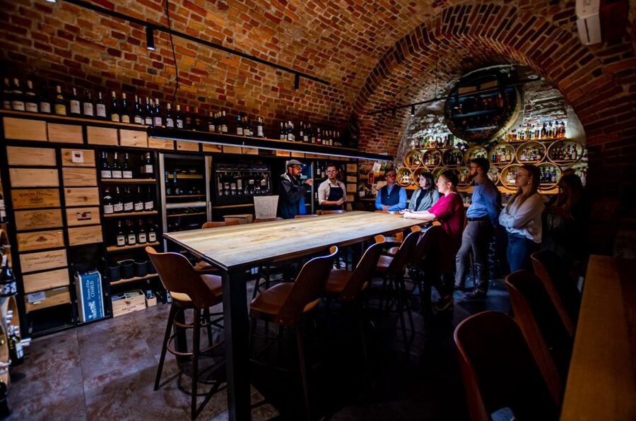 Krakow: Guided Wine Bar Tour with Tastings and Snacks - Key points at a glance