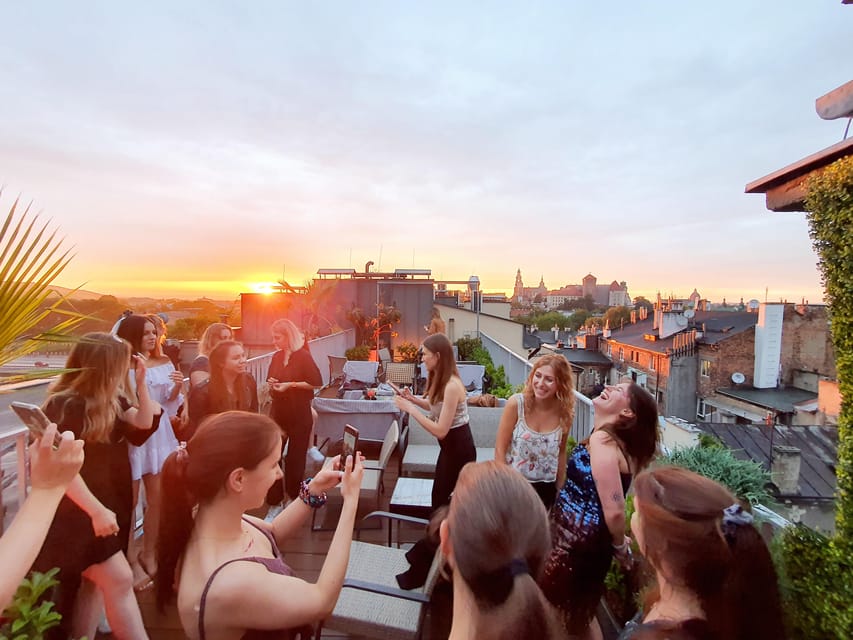 Krakow: Hidden Rooftop Bar Reservation with 1 Cocktail - Who will enjoy this rooftop bar most