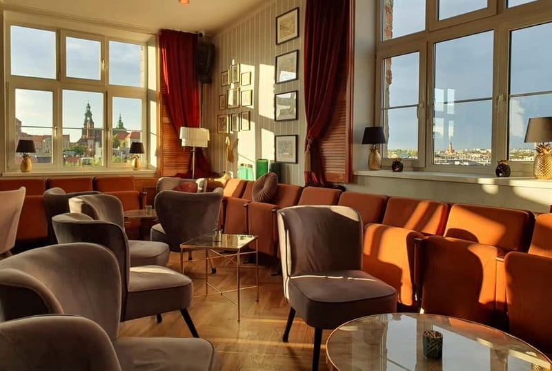 Krakow: Hidden Rooftop Bar Reservation with 1 Cocktail - A two-hour evening at SIX