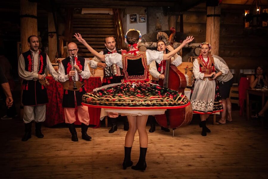 Krakow: Polish Folk Night with Dinner and Unlimited Drinks - What you may actually eat at dinner