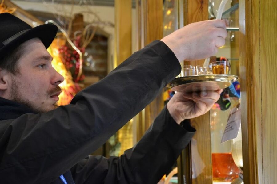 Krakow's Local Flavor: Craft Beer and Street Food with Guide - Kazimierz, microbreweries, and the story of beer