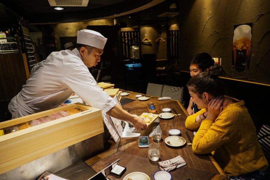 Kyoto: Foodie Night Tour in Gion with 9 dishes + 6 Sake - Six sake tastings, not six full drinks