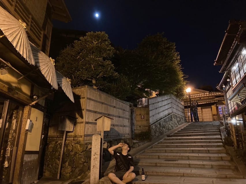 Kyoto: Gion Evening Walk with Hidden Gems, Geisha & Sake - Hanamikoji Street and the first look at Gion