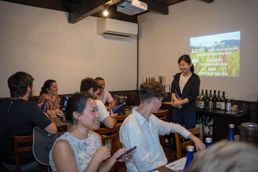Kyoto: Insider Sake Experience with 7 Tastings and Snacks - Who should book this experience