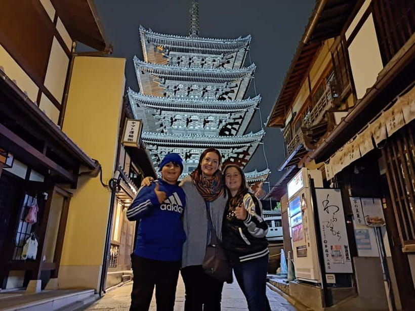 Kyoto: Izakaya Nightlife Tour with Local Guide - Pontocho’s narrow lane and small drinking spots