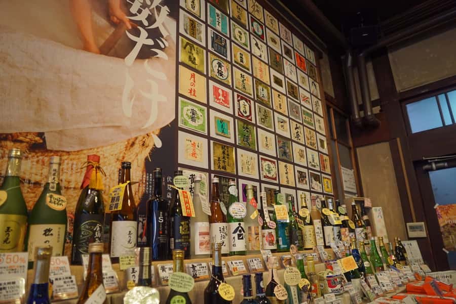 Kyoto: Sake Brewery and Tasting Tour in Fushimi - What the guides add to the experience