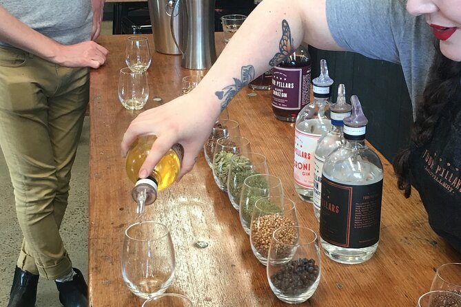 Laid back, Yarra Valley Wine Tour: Wine, Cider, Gin, Beer + Choc - Meeting in Melbourne and settling into the bus