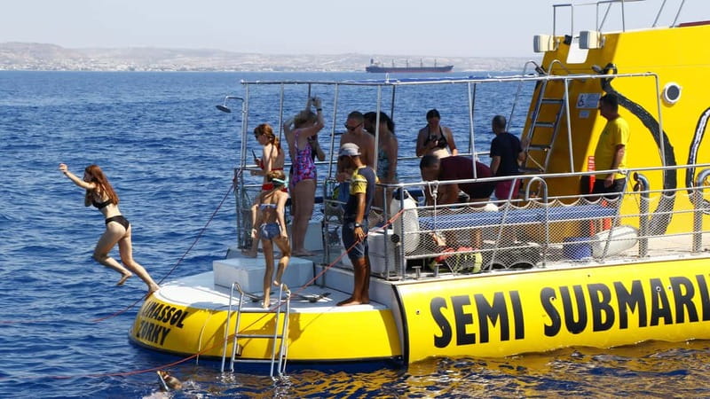 Larnaca: Yellow Submarine Swim Cruise with Unlimited Drinks - The underwater cabin is the real attraction