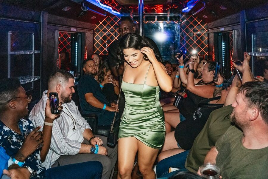 Las Vegas: Club Crawl and Party Bus with Free Drinks - Key points to know before you book