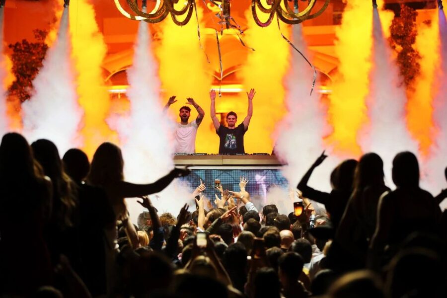 Las Vegas: Club Crawl by Party Bus w/ Free Drinks - Key points to know before booking