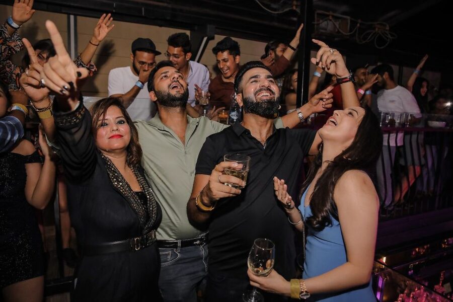 Las Vegas: Club Crawl by Party Bus w/ Free Drinks - The practical value of the $65 price