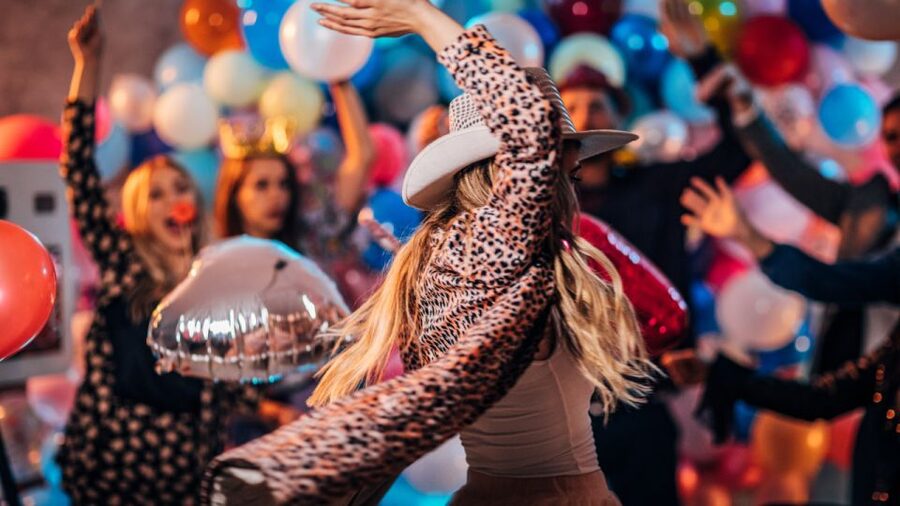 Las Vegas: Country Bar Crawl by Party Bus w/ Mixed Drinks - Is this a good Las Vegas value?
