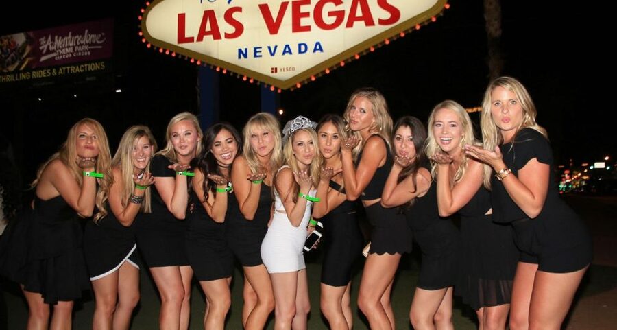 Las Vegas: Nightclub and Bar Crawl with Party Bus and Drinks - Key details before you book
