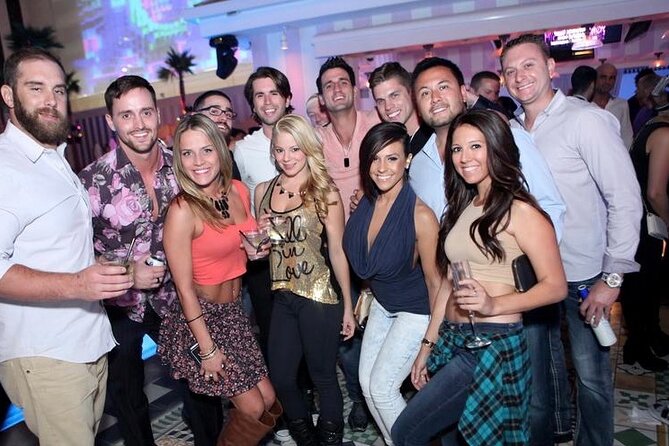 Las Vegas Nightclub VIP Entry with Party Bus - The party bus between clubs