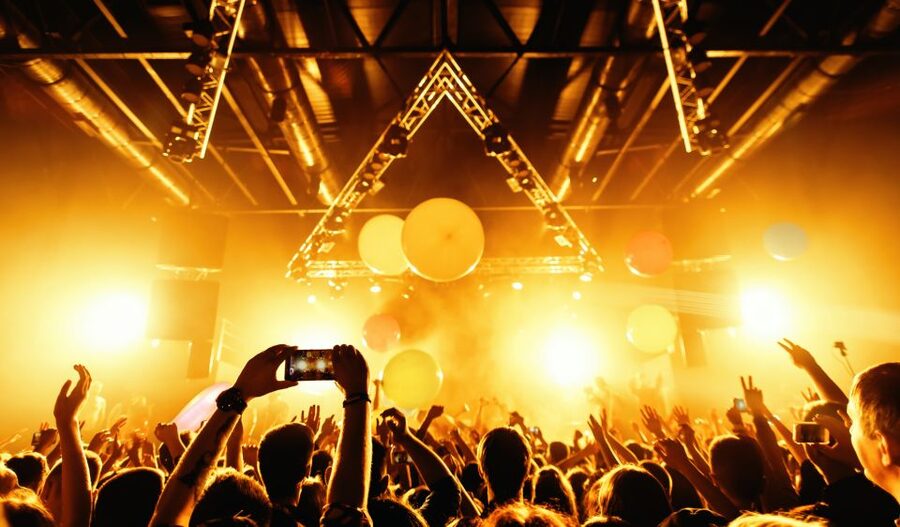 Las Vegas: Party Bus Nightclub Crawl - Meeting on the Strip and getting started