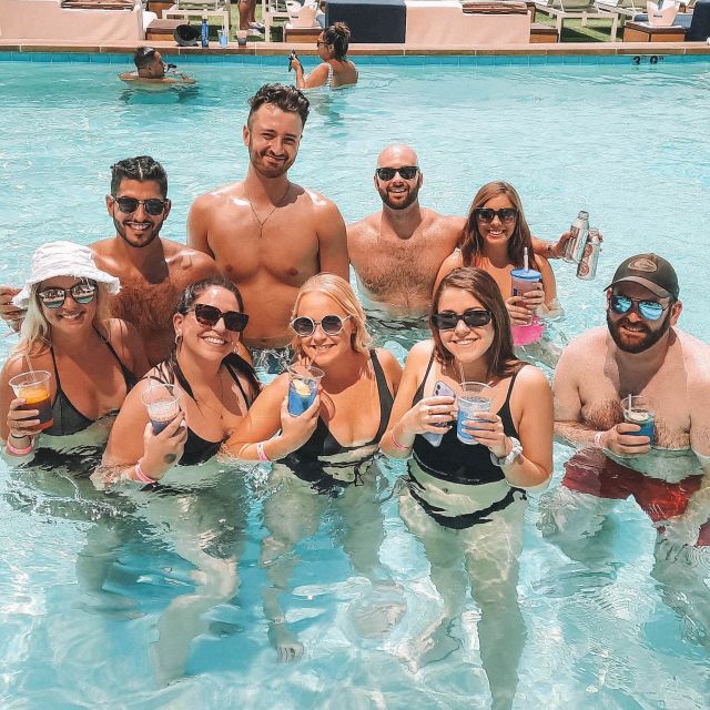 Las Vegas: Pool Crawl with Free Drinks on the Party Bus - How the five-hour crawl is arranged