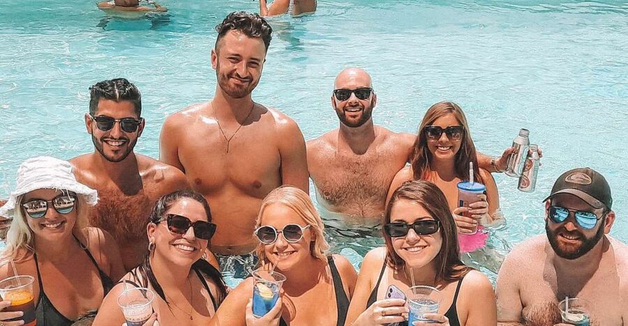 Las Vegas: Pool Crawl with Free Drinks on the Party Bus - What to wear and bring