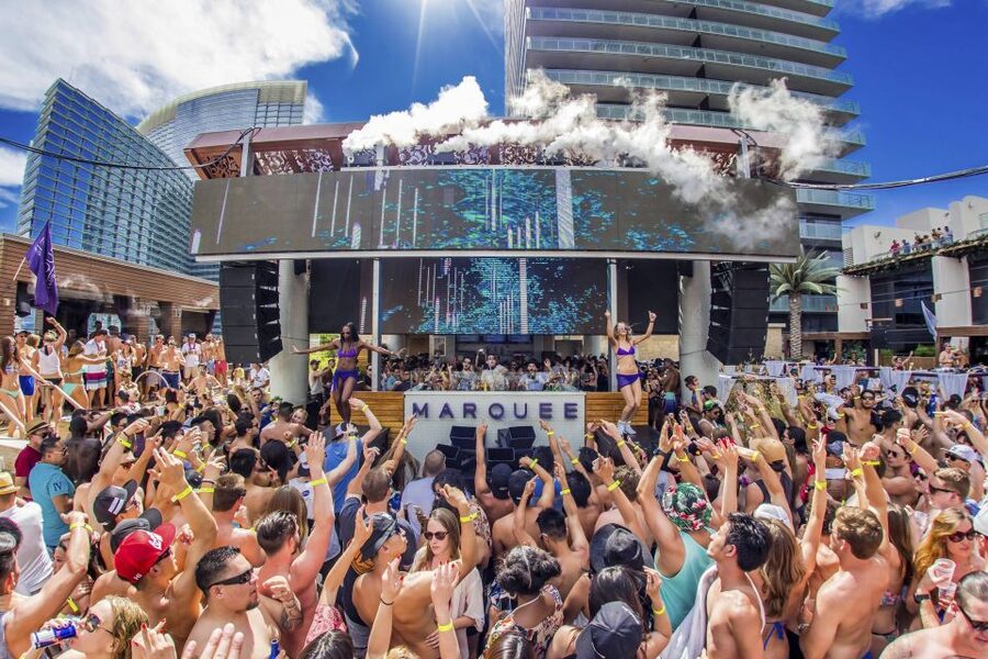Las Vegas: Pool Party Crawl by Party Bus - How the four-hour pool crawl works
