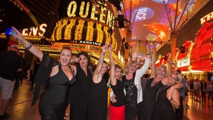 Las Vegas: Private Party Bus Tour Of Vegas Strip w Champagne - What the one-hour itinerary really feels like