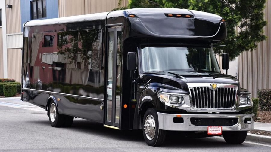 Las Vegas: Private Party Bus Tour Of Vegas Strip w Champagne - Should you book this private Vegas bus?