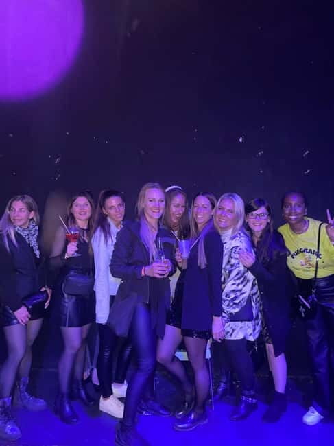 Lille International Pub Crawl with Free Shots & Fun Games - Accessibility and communication