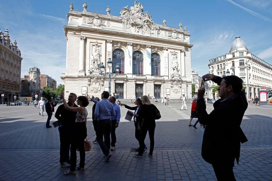 Lille: Scavenger hunt and beer tasting in Old Lille - Four small beers, four tasting quizzes