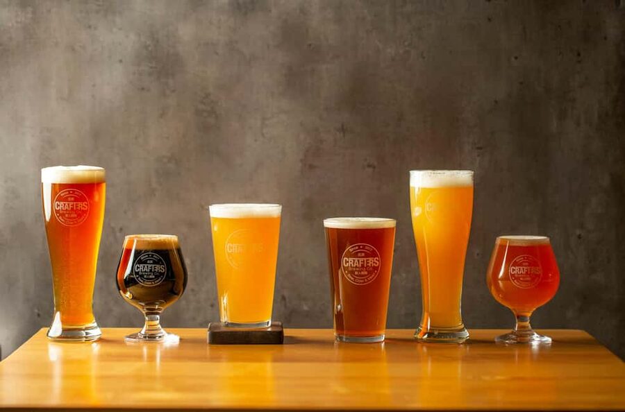 Lisbon Craft Beer Experience: 5 Tastings with Local Brews - Snacks make the short visit feel more complete