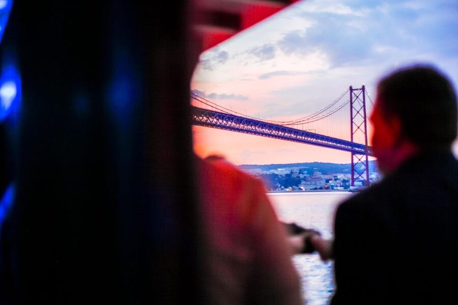 Lisbon: Disco Night Cruise with DJ and Open Bar - A party boat with Lisbon scenery