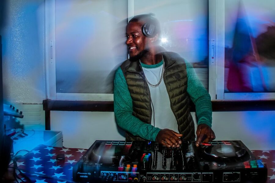 Lisbon: Disco Night Cruise with DJ and Open Bar - What the open bar really includes