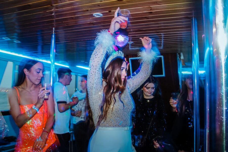 Lisbon: Disco Night Cruise with DJ and Open Bar - Crowds, bathrooms, and comfort