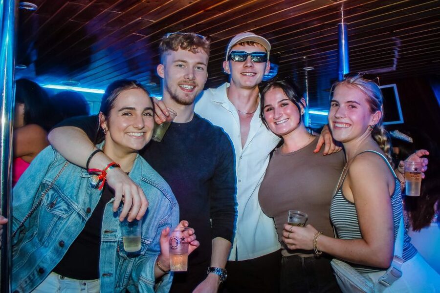 Lisbon: New Year's Eve with Live Dj Fireworks and Open Bar - What makes this Lisbon New Year’s Eve cruise special