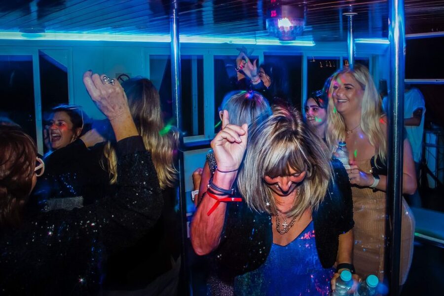 Lisbon: New Year's Eve with Live Dj Fireworks and Open Bar - Dancing under the stars with a live DJ