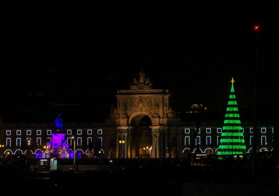 Lisbon: New Year's Eve with Live Dj Fireworks and Open Bar - Is $210 a fair price?
