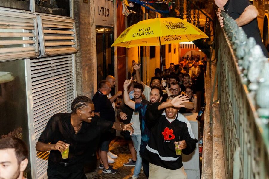 Lisbon PinkStreet Pubcrawl: 1hOpen Bar, Shots,VIP Club Entry - Key points at a glance