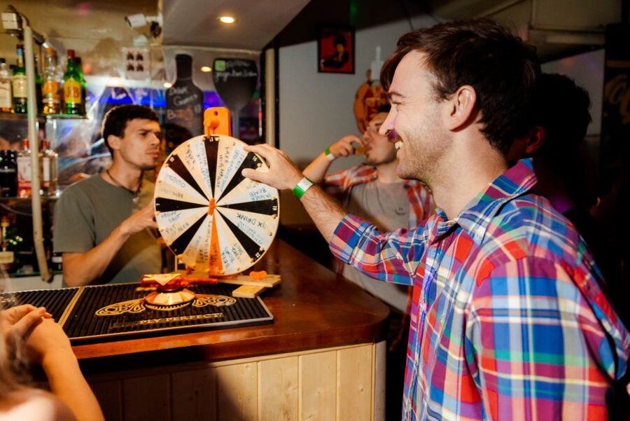 Lisbon PinkStreet Pubcrawl: 1hOpen Bar, Shots,VIP Club Entry - The one-hour beer and sangria open bar