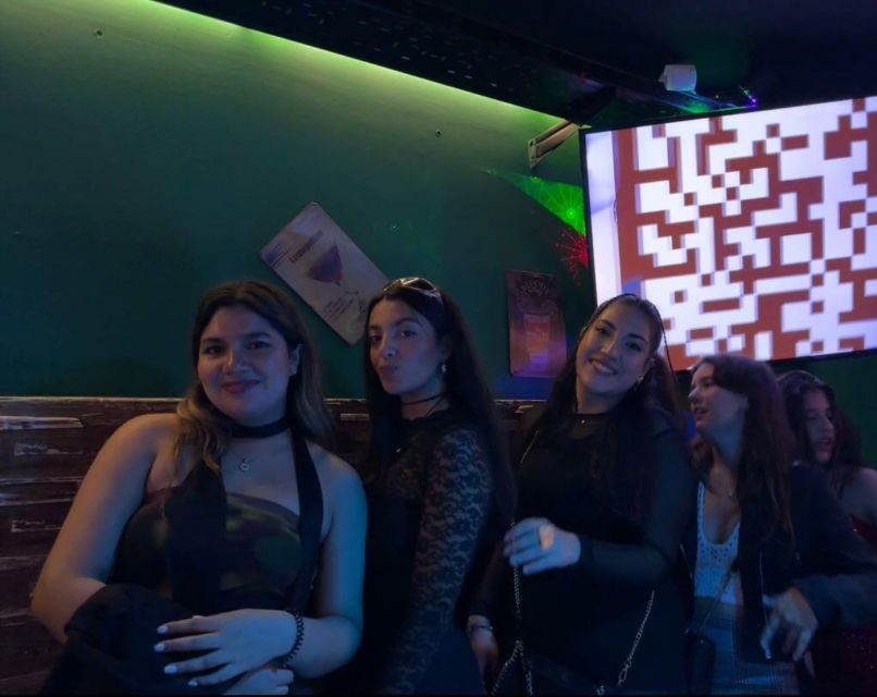 Lisbon Pub-crawl: 1h of open bar, Shots and VIP Club Entry - Bairro Alto: Lisbon’s Classic Bar-Hopping Quarter