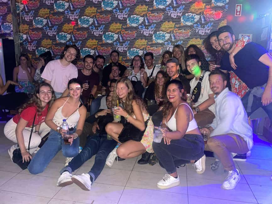 Lisbon: Pub Crawl with Open Bar (Premium Upgrade Available) - What the guides add to the evening