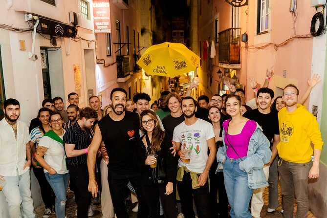 Lisbon: Pub Crawl with Open Bar, Shots & VIP Club Entry - Group size, age, and the social experience