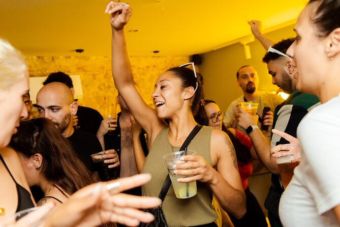 Lisbon: Pub Crawl with Open Bar, Shots & VIP Club Entry - Dress code, walking, and practical preparation