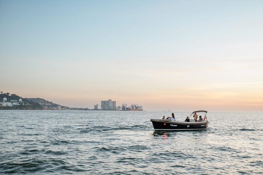 Lisbon: Relax in the Waves - Open Bar and Snacks at Sunset - Timing, weather, and practical limits