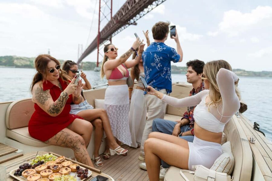 Lisbon: Relax in the Waves - Open Bar and Snacks at Sunset - Setting off from Doca de Santo Amaro