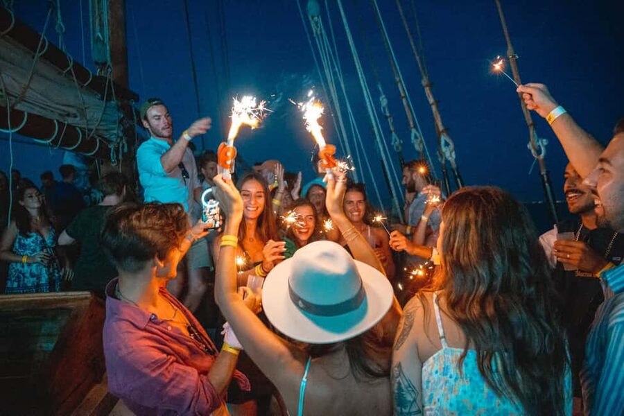 Lisbon: Sunset Boat Party Cruise with Music & Drinks - Belém Tower and the first sunset views