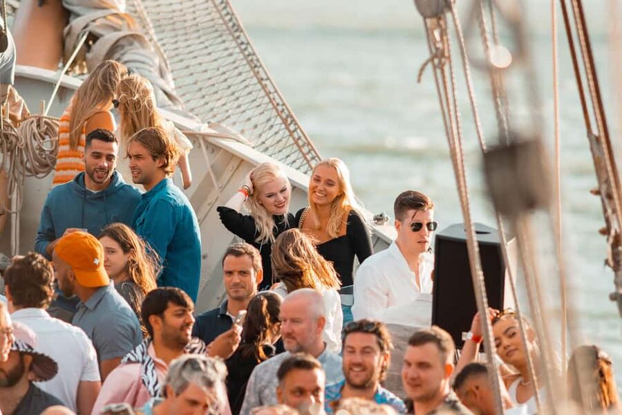 Lisbon: Sunset Boat Party Cruise with Music & Drinks - The Tagus River as the main attraction