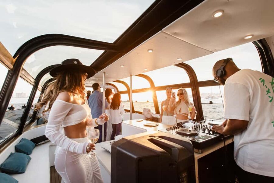 Lisbon: Sunset/Night Boat Party with Open Bar, Snacks & DJ - Key Points Before You Book