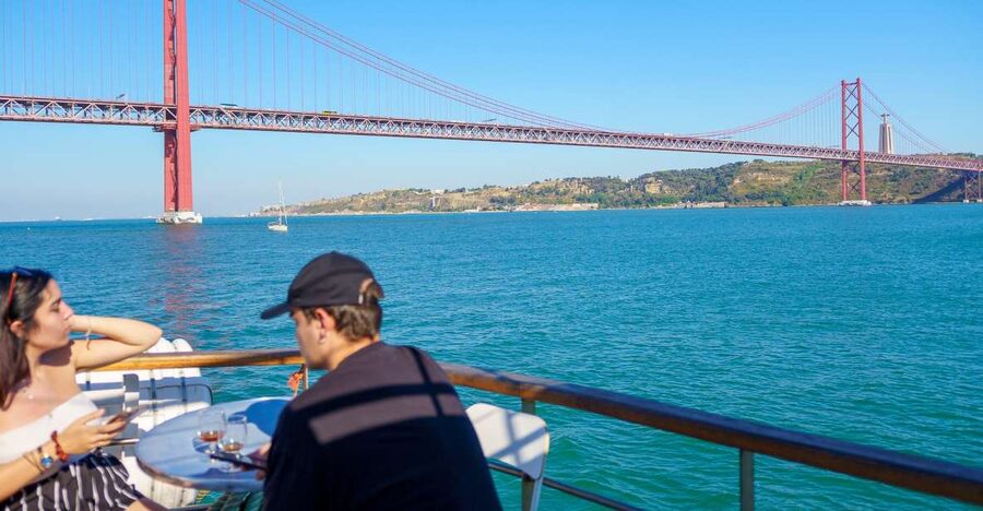 Lisbon: Tagus River Boat Tour with One Drink Included - Why Lisbon makes sense from the Tagus