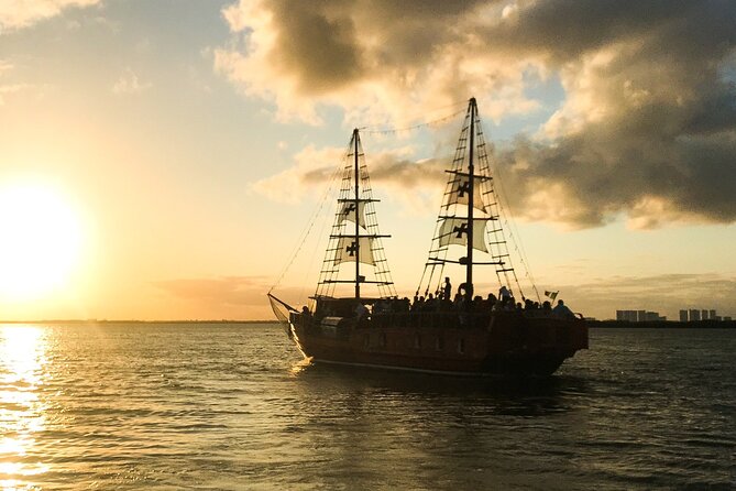Live a Romantic Night Cruise Dinner at COLUMBUS (open bar included) - What the Two and a Half Hours Feel Like